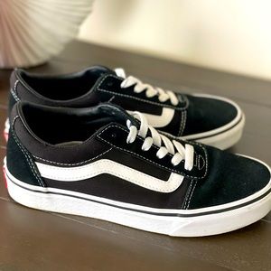 Vans Old Skool Womens Sneakers